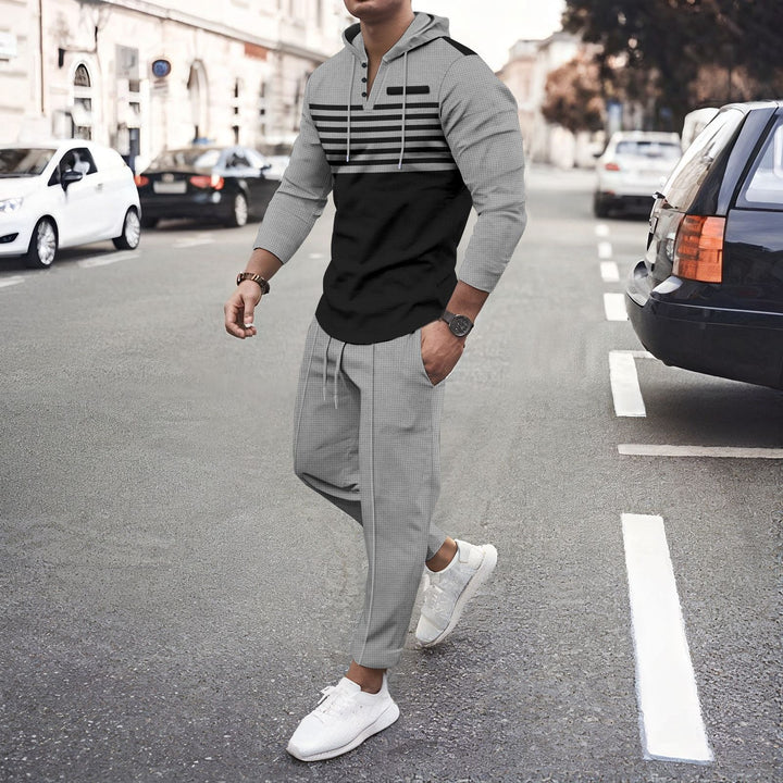 Herren nan urbanes Kapuzen-Henley Freizeitset mit Streifenpasse und gekürzter Joggerhose Echo Archiv