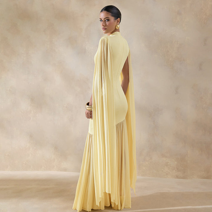Damen Elegantes Maxikleid mit fließendem Stoff und ausgefallenen Ärmeln Echo Archiv