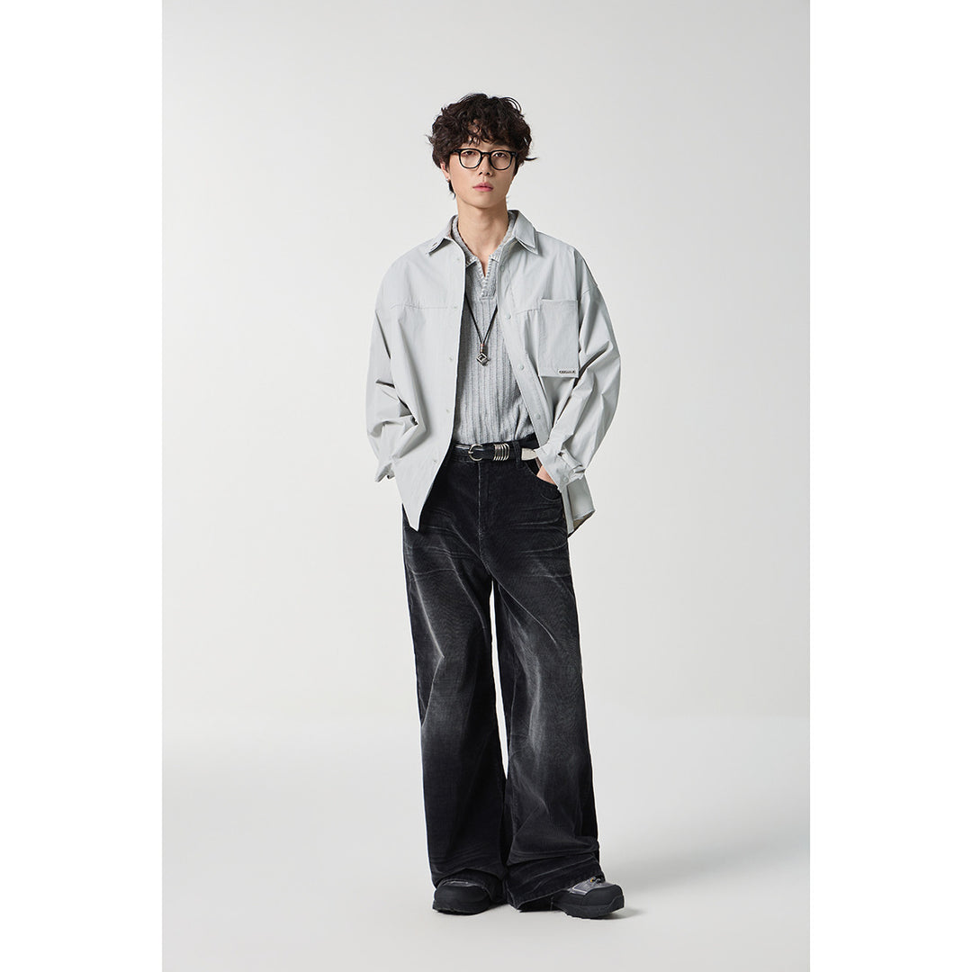 Unisex Oversize Hemd mit technischem Material, Brustklappe und gerundetem Saum Echoarchiv