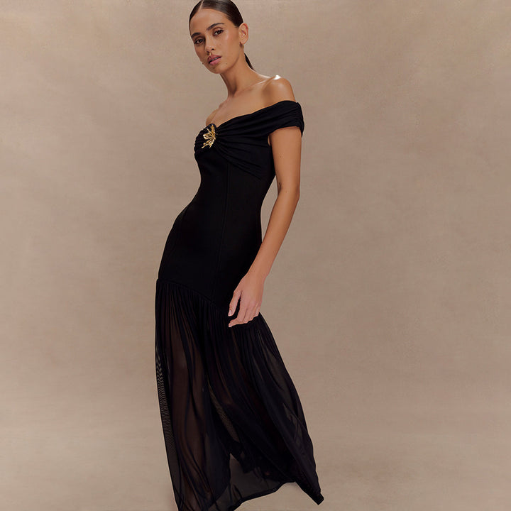 Damen Elegantes Maxikleid mit schulterfreiem Design und verführerischem Drapierungselement Echo Archiv