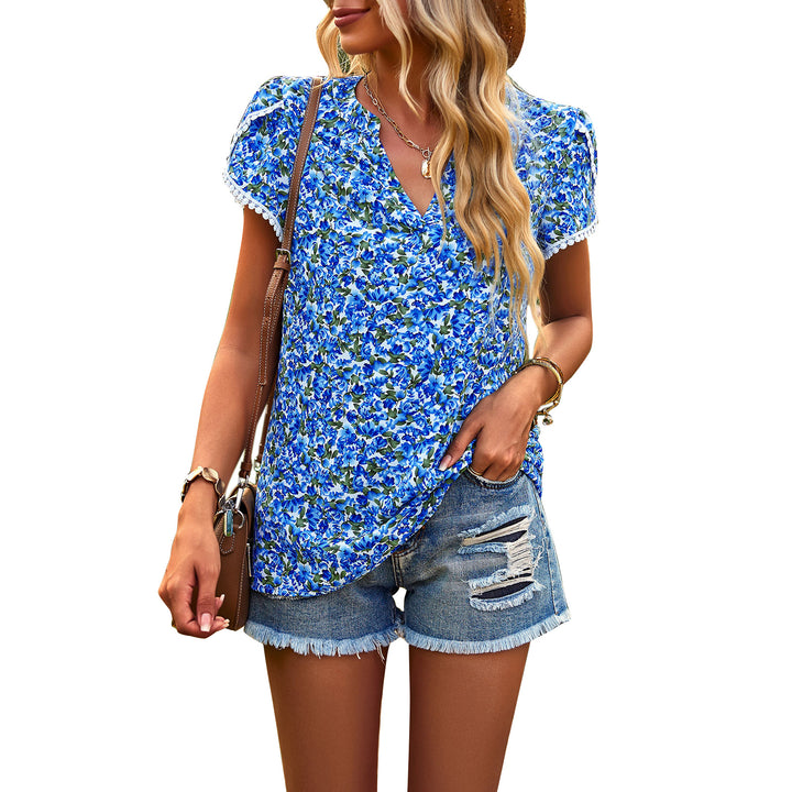 Damen Luftiges Blusenshirt mit elegantem floralem Design und verspielt geschnittenen Ärmeln Echo Archiv