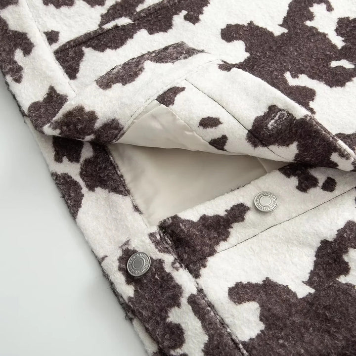 Damen nan oversized Teddyjacke mit Kuhflecken-Print und Lederimitat-Kragen Echo Archiv