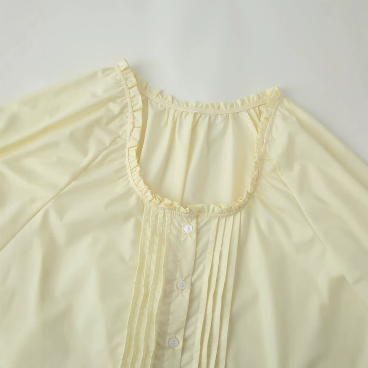 Damen Schlichte Chiffonbluse mit Rüschensaum, kurzen Ärmeln und Biesen-Front Echo Archiv