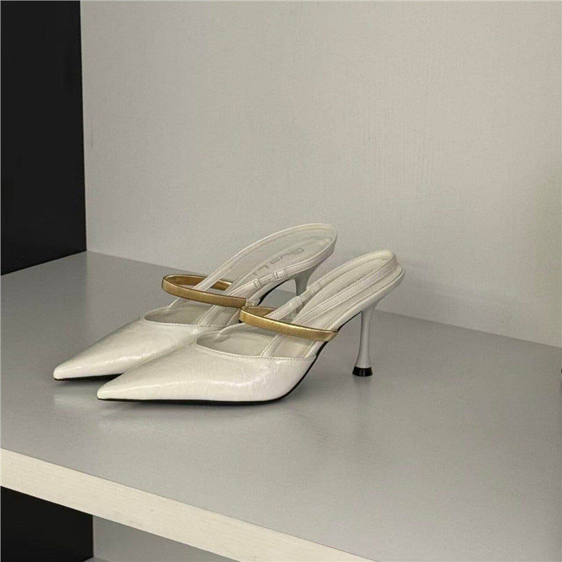 Damen Spitz zulaufende Slingback-Mules mit goldfarbenem Zierriemen und skulpturiertem Stiletto-Absatz – Lioré