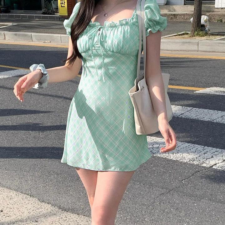 Damen figurbetontes Minikleid mit Puffärmeln und Karomuster Echo Archiv