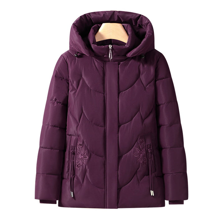 Damen gesteppte Thermo-Outdoorjacke mit ergonomischer Kapuze und floraler Taschenstickerei – Avérine