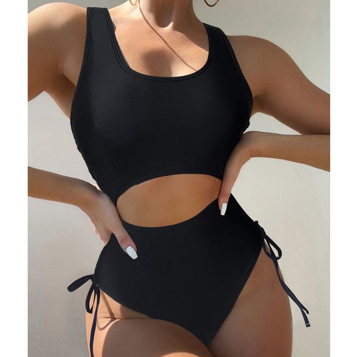 Damen Einteiliger Badeanzug mit raffiniertem Cut-Out und Schnürdetail Echo Archiv