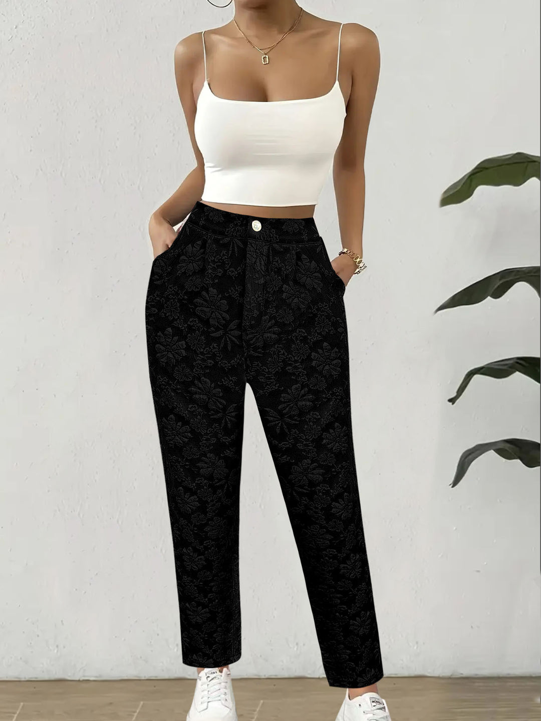 Damen Hochtaillierte Bundfalten‑Hose mit floralem Jacquard und geradem Bein – Avélisse