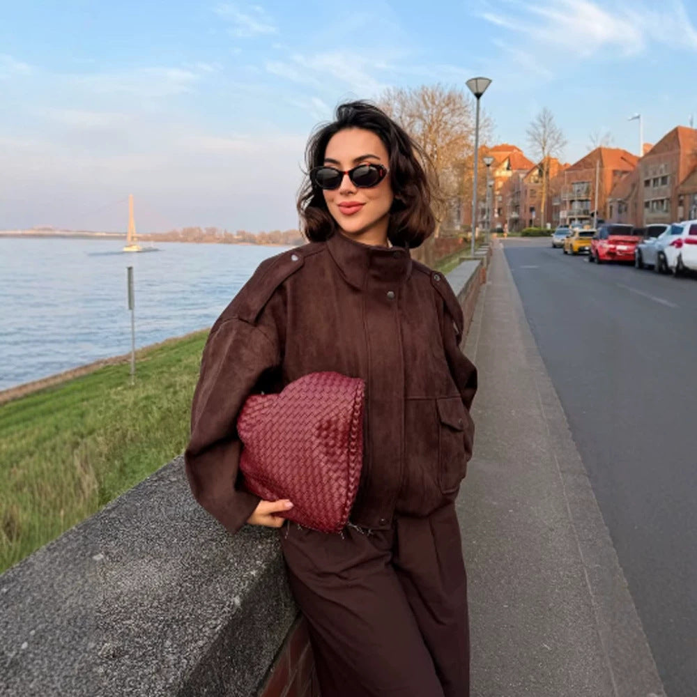 Damen Oversize Cropped Kunstlederjacke mit Stehkragen und Pattentaschen Echoarchiv