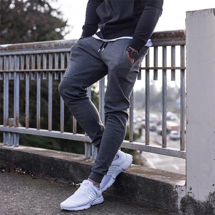 Herren Sportliche Jogginghose mit innovativen atmungsaktiven Einsätzen Echoarchiv