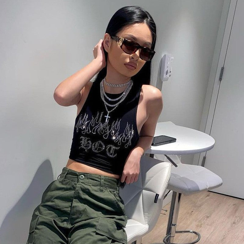 Damen Crop-Top mit auffälligem Flammenmotiv und glänzenden Akzenten Echo Archiv