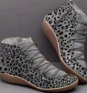 Damen nan knöchelhoher Softleder-Sneakerboot mit seitlichem Reißverschluss elastischer Zierschnürung und ergonomischer Komfortsohle Echo Archiv