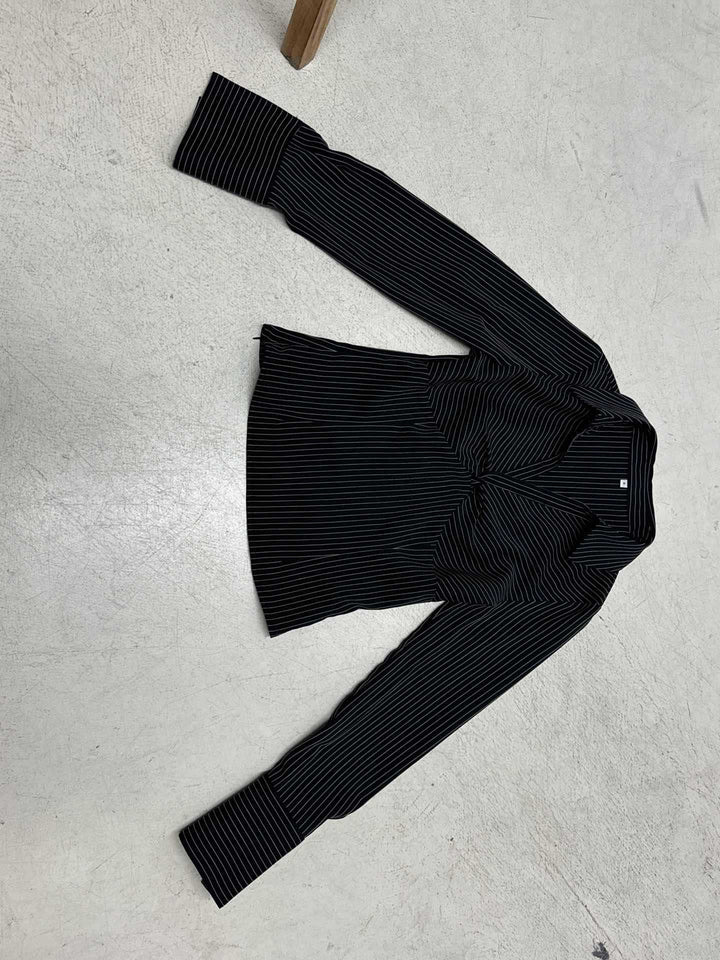 Damen Figurbetontes Langarmshirt mit Hemdkragen und Twist-Detail Echo Archiv