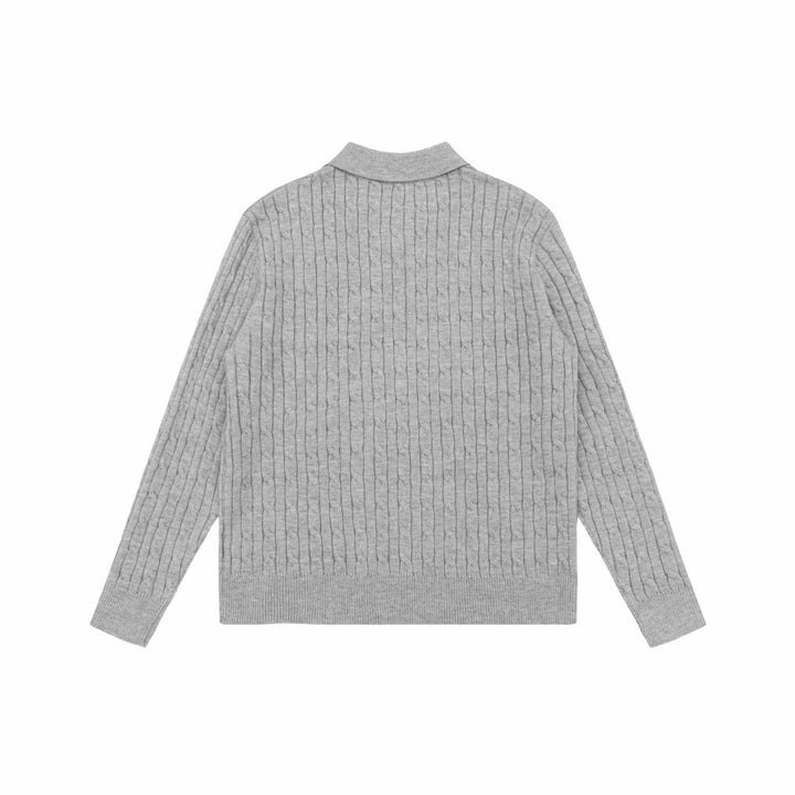 Unisex Grobstrick-Polokragen-Pullover mit Zopfmuster und halber Knopfleiste Echoarchiv