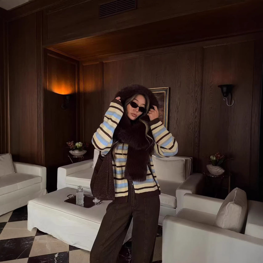 Damen Kurzgeschnittene gestreifte Strickjacke mit Rundhalsausschnitt und Knopfleiste Echoarchiv