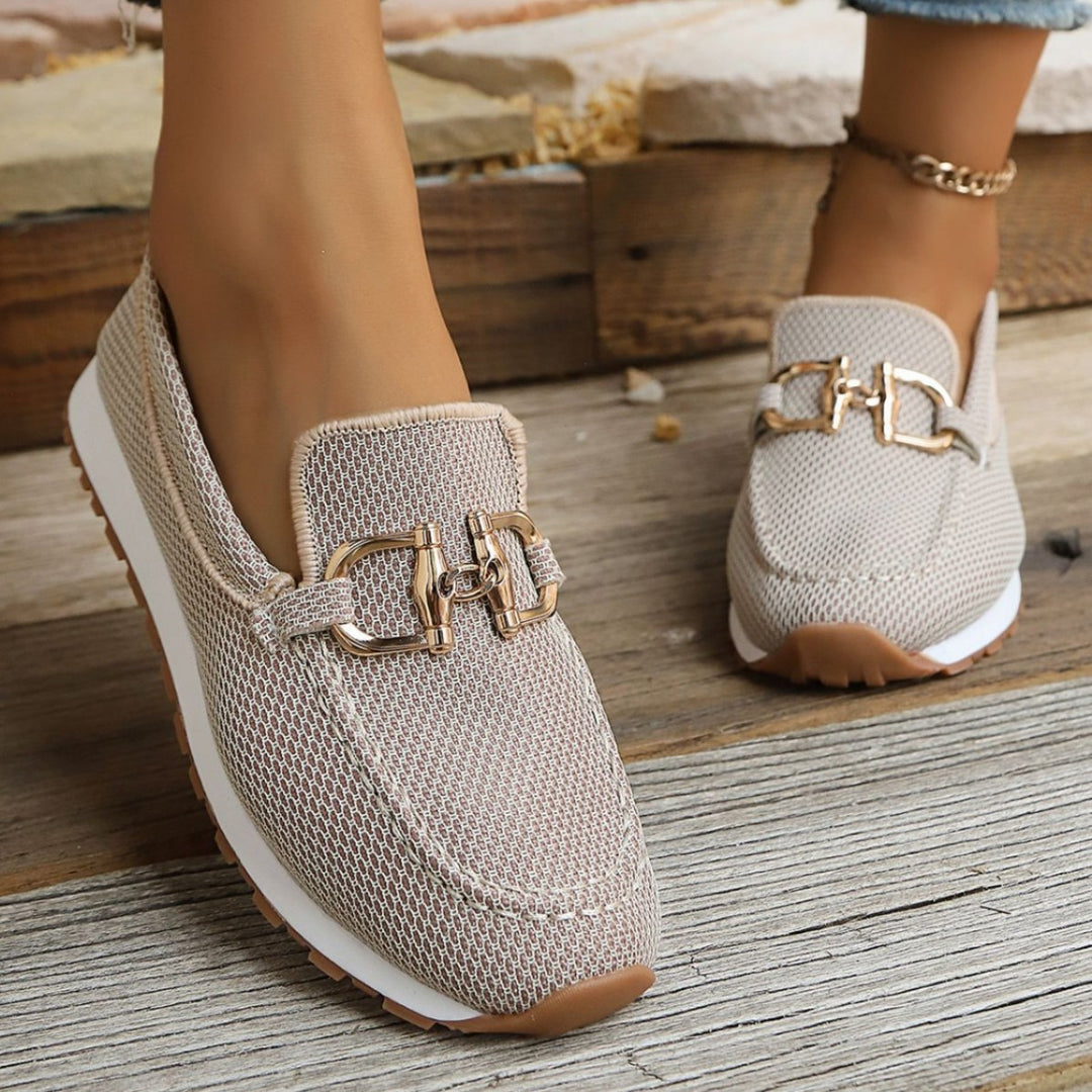 Damen Atmungsaktive Mesh-Slipper-Loafer mit goldfarbener Schnallendekor und leichter Gummisohle Echoarchiv