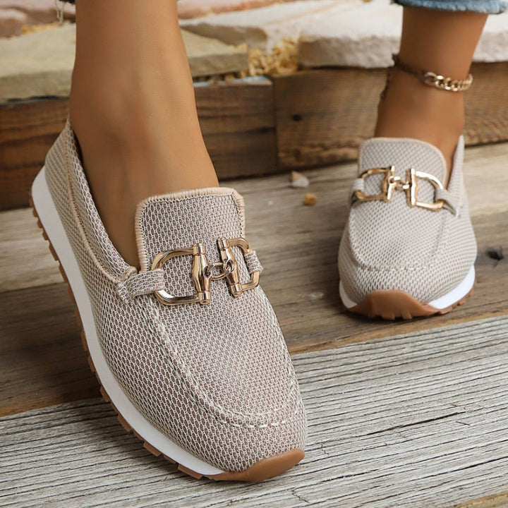 Damen Atmungsaktive Mesh-Slipper-Loafer mit goldfarbener Schnallendekor und leichter Gummisohle Echoarchiv