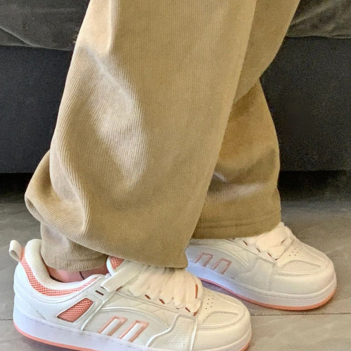 Damen Sportliche Sneakers mit praktischer Schnürung und atmungsaktiver Mesh-Oberfläche Echo Archiv