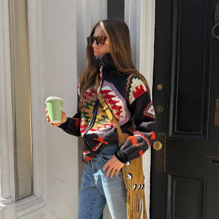 Damen Jacquard-Strickjacke mit Navajo‑Muster, Reißverschluss und hohem Kragen Echoarchiv