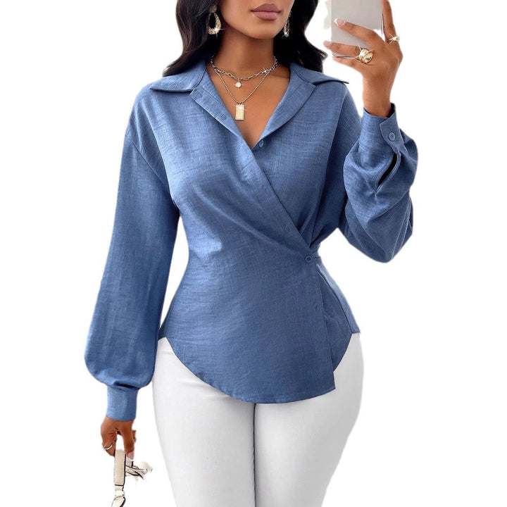 Damen Taillierte Wickelbluse mit Hemdkragen, asymmetrischem Saum & Ballonärmeln – Avérine