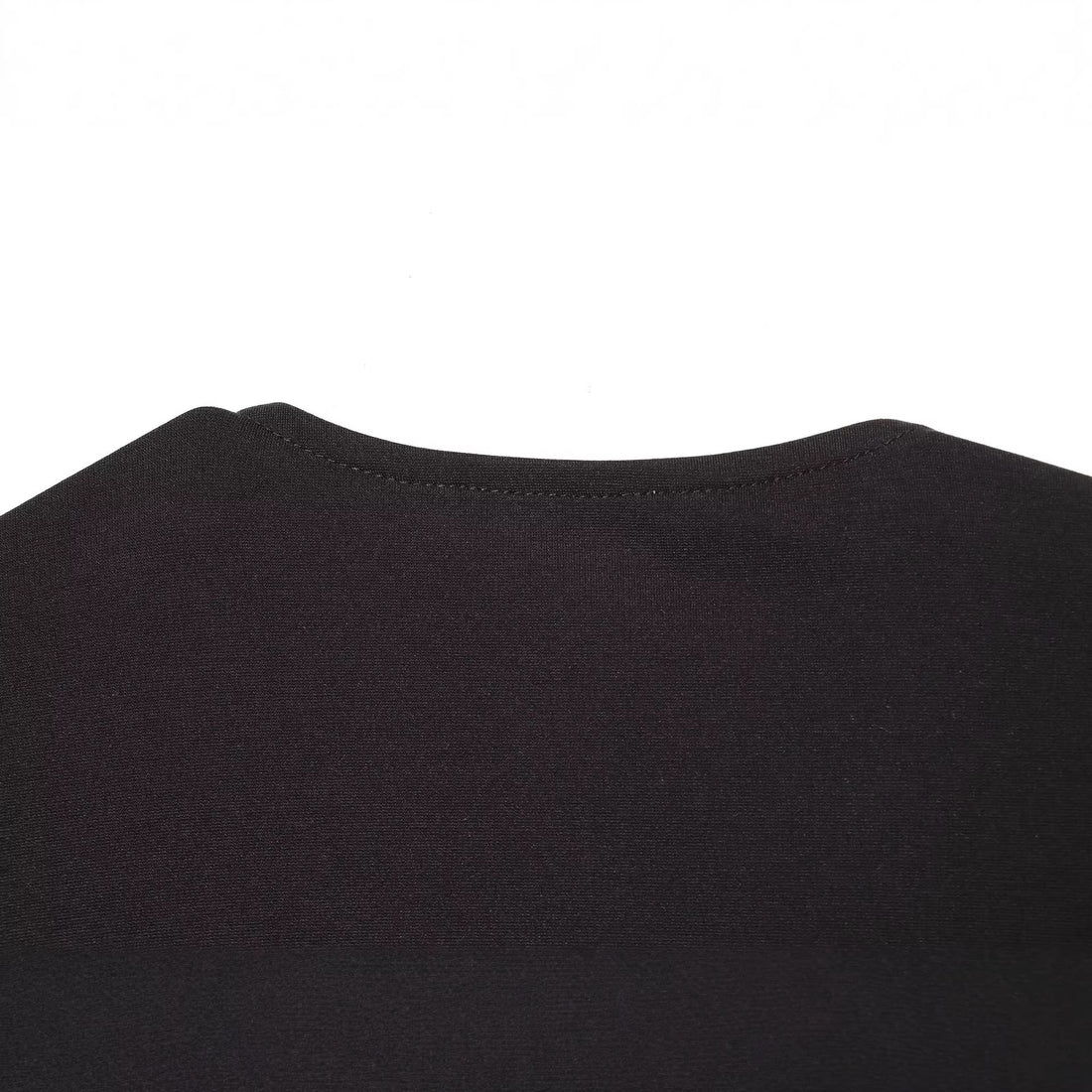 Damen Wickelkleid mit Drapierung, seitlicher Zierknopfleiste und V-Ausschnitt Echoarchiv