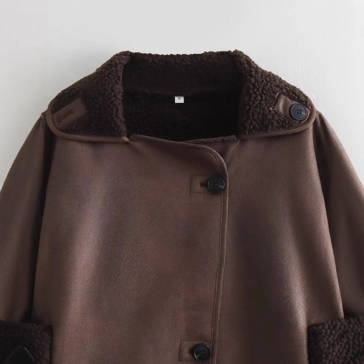 Damen nan kurze Lammfelloptik Jacke im Boxy-Schnitt mit Teddyfutter und aufgesetzten Taschen Echo Archiv