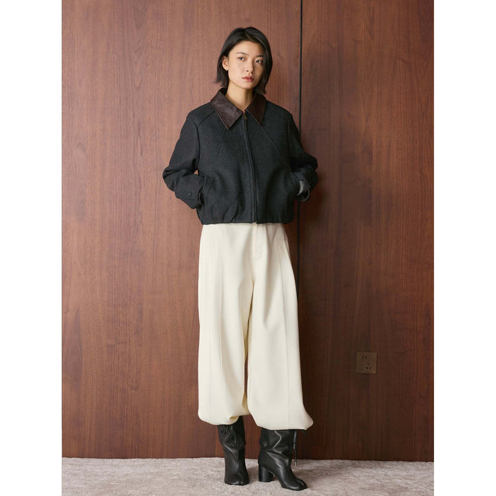 Damen Kurze Boxy‑Wolljacke mit kontrastierendem Lederkragen Echoarchiv