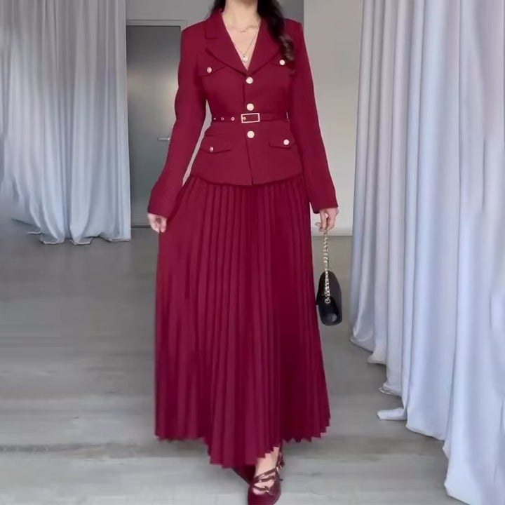 Damen Taillierter Blazer mit Gürtel und Plissierter Maxirock Set – Valéne