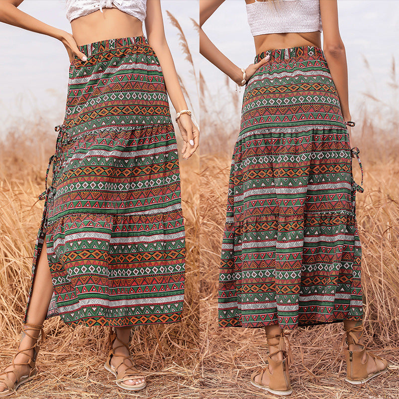Damen Maxi-Stufenrock mit elastischem Taillenbund, seitlichen Knotendetails und Ethno-Print Echoarchiv