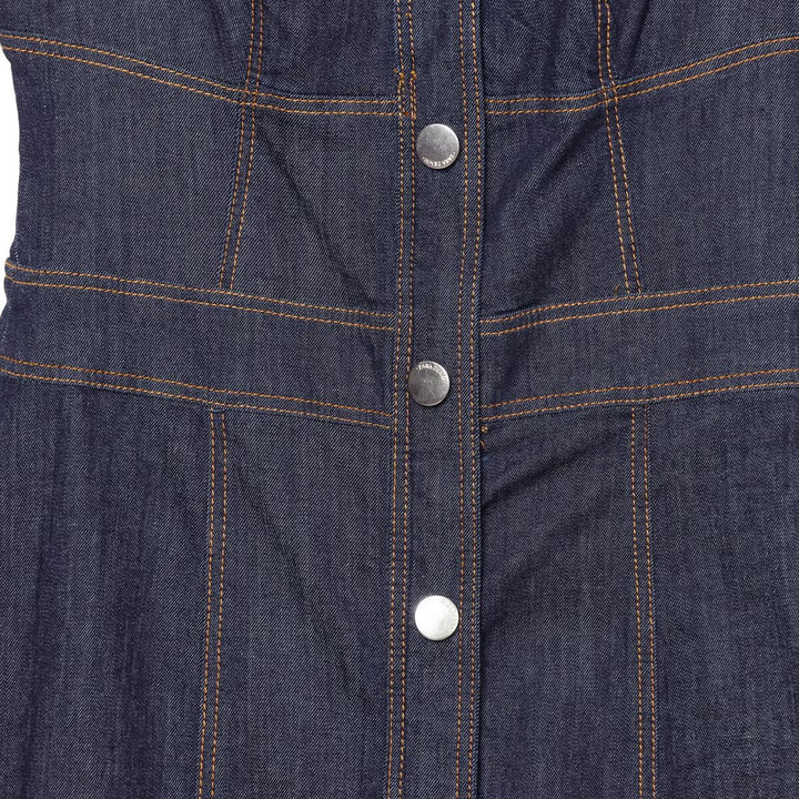 Damen Ärmelloses Jeansmaxikleid mit Hemdkragen, taillierter Silhouette und durchgehender Druckknopfleiste Echoarchiv