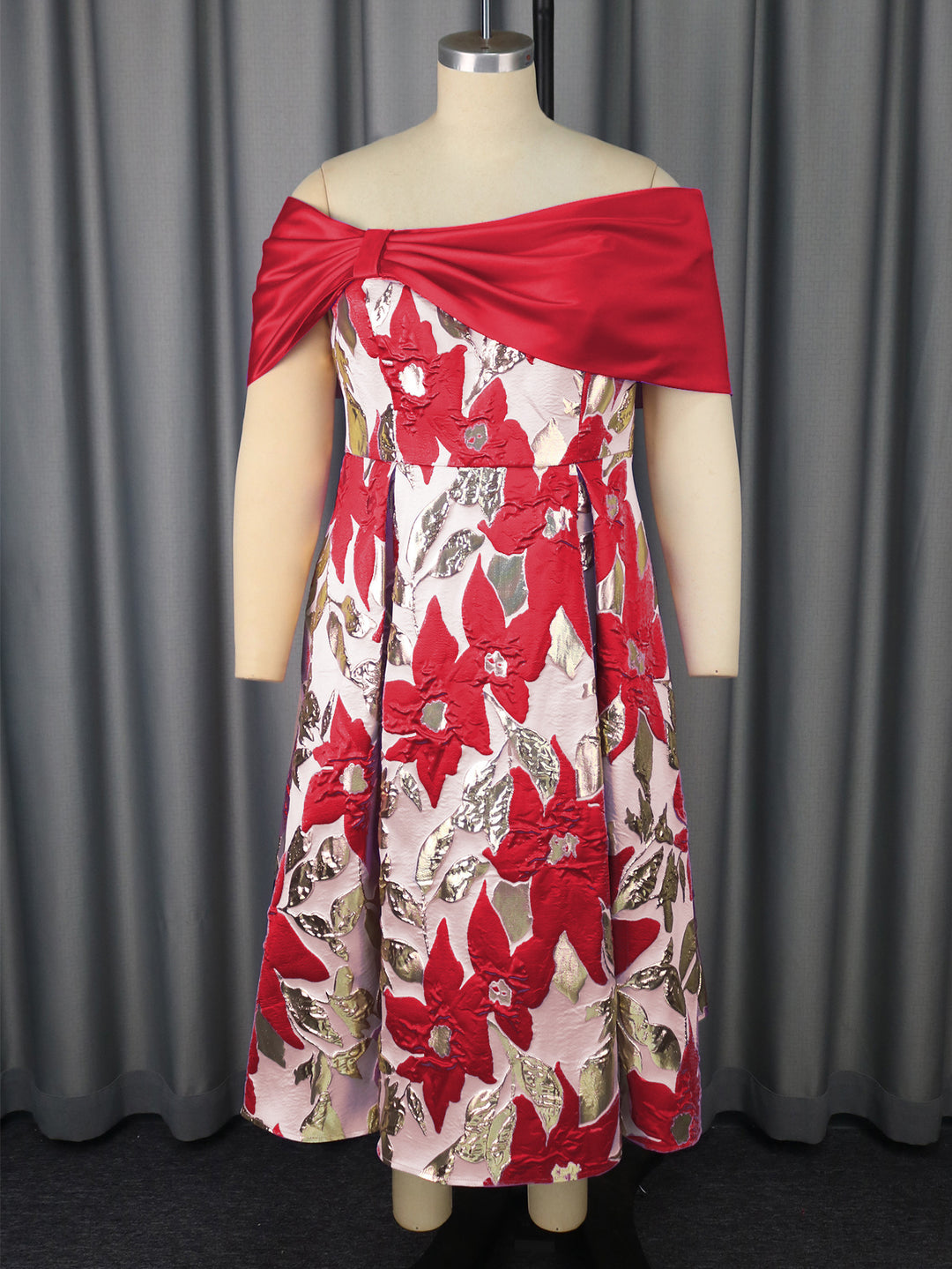 Damen Elegantes Abendkleid mit schulterfreier Applikation und floralen Motiven Echo Archiv