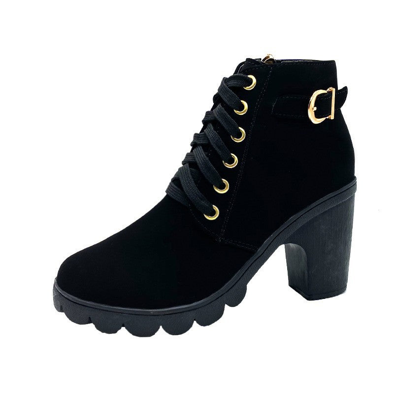 Damen nan elegante Schnür-Stiefelette mit mittlerem Blockabsatz, profilierter Gummilaufsohle und dekorativer Metallschnalle Echo Archiv