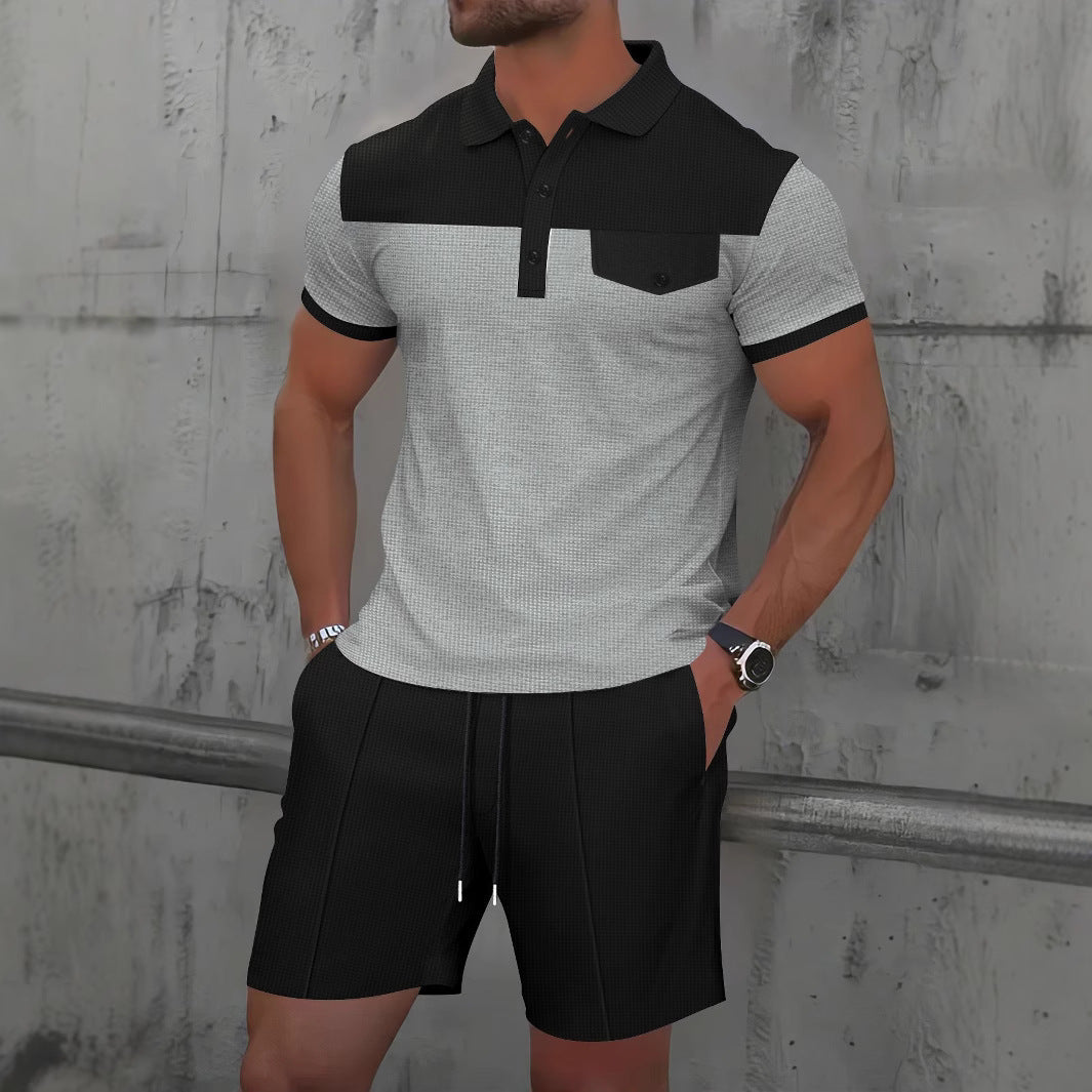 Herren modisches Kurzarm-Polo mit strukturiertem Design und Brusttasche Echoarchiv