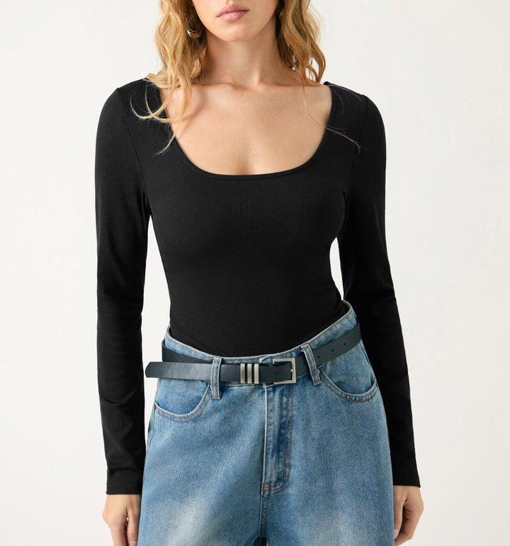 Damen Tailliertes Rippfeinstrick-Longsleeve mit weitem U-Boot-Ausschnitt – Avérine