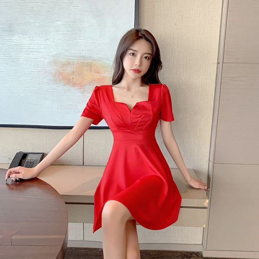 Damen Midikleid mit schwingendem Rock und Taillenschnitt Echo Archiv