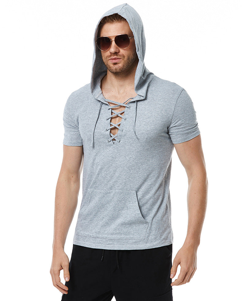 Herren Kapuzen-T-Shirt mit innovativem Schnürdesign und praktischer Kängurutasche Echoarchiv