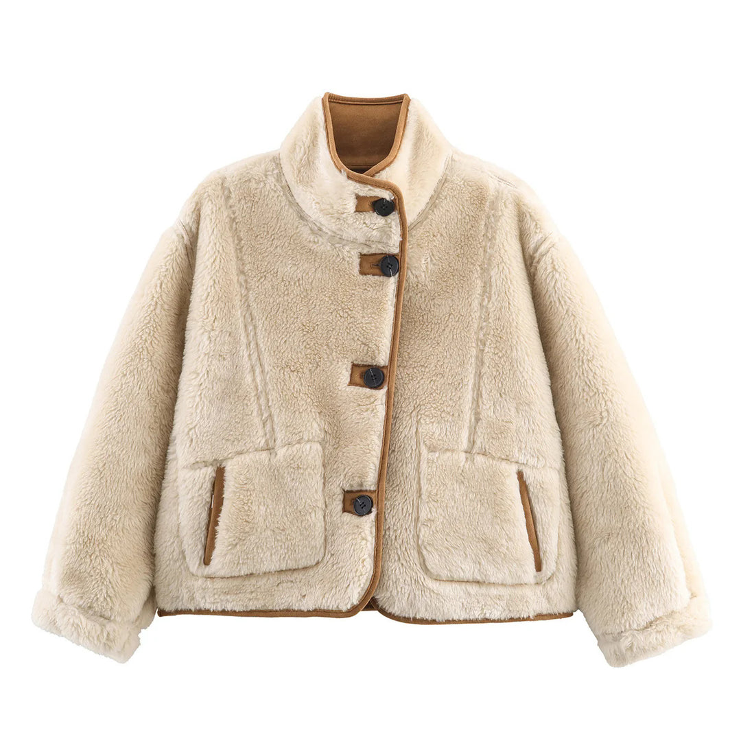 Damen kurze Lammfelloptik Jacke mit Stehkragen, weichem Teddyfutter und großzügigen aufgesetzten Taschen – Célinea