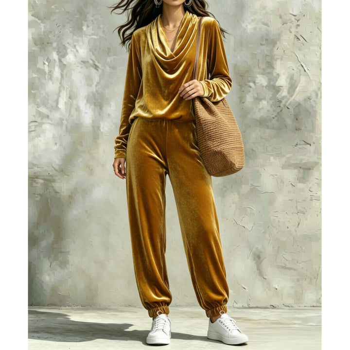 Damen Samt-Lounge-Set mit Wasserfallkragen und Jogger-Hose Echoarchiv