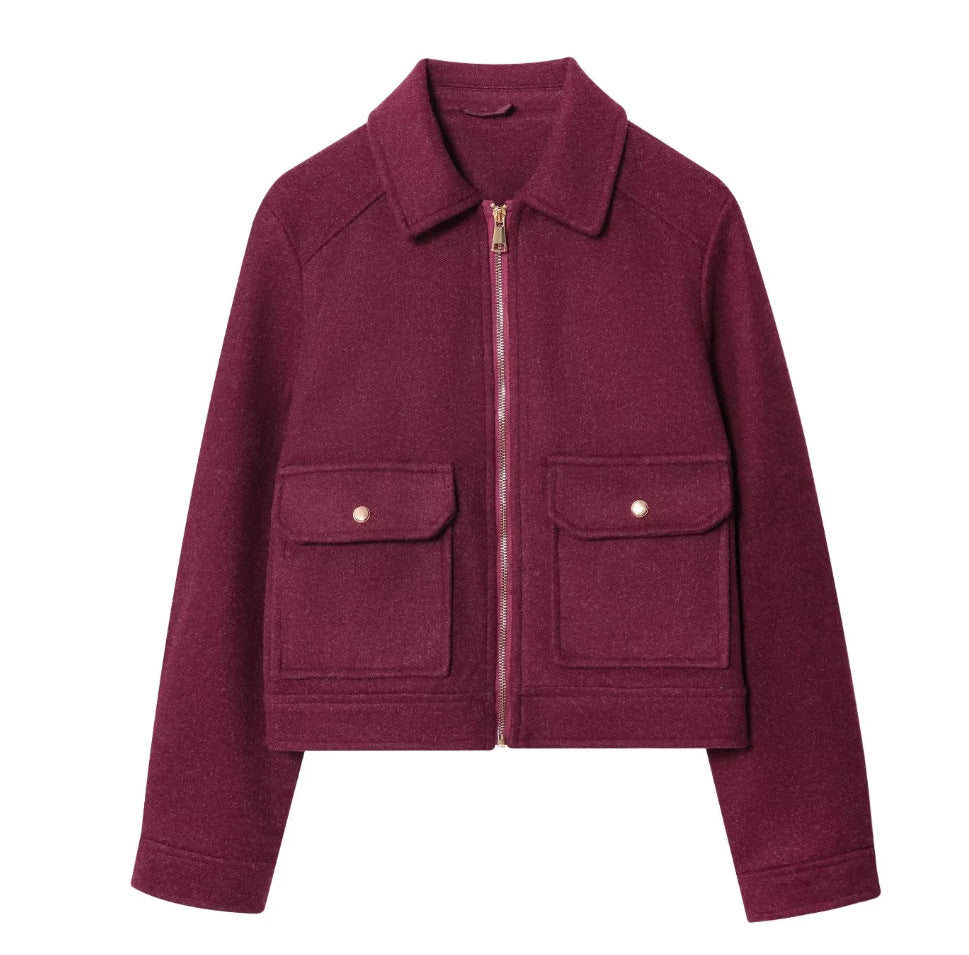 Damen 40+ kurze Woll‑Blousonjacke mit goldfarbenem Reißverschluss und aufgesetzten Pattentaschen Echo Archiv