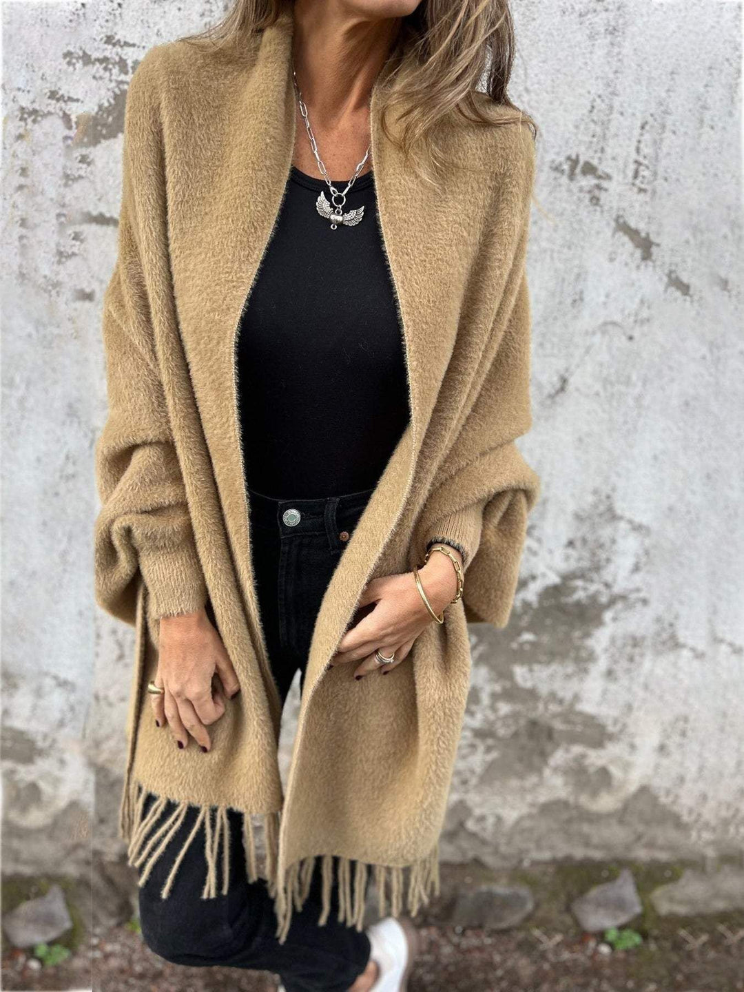 Damen nan langer kuscheliger Fransen-Cardigan mit Schalkragen und Oversize-Passform Echo Archiv