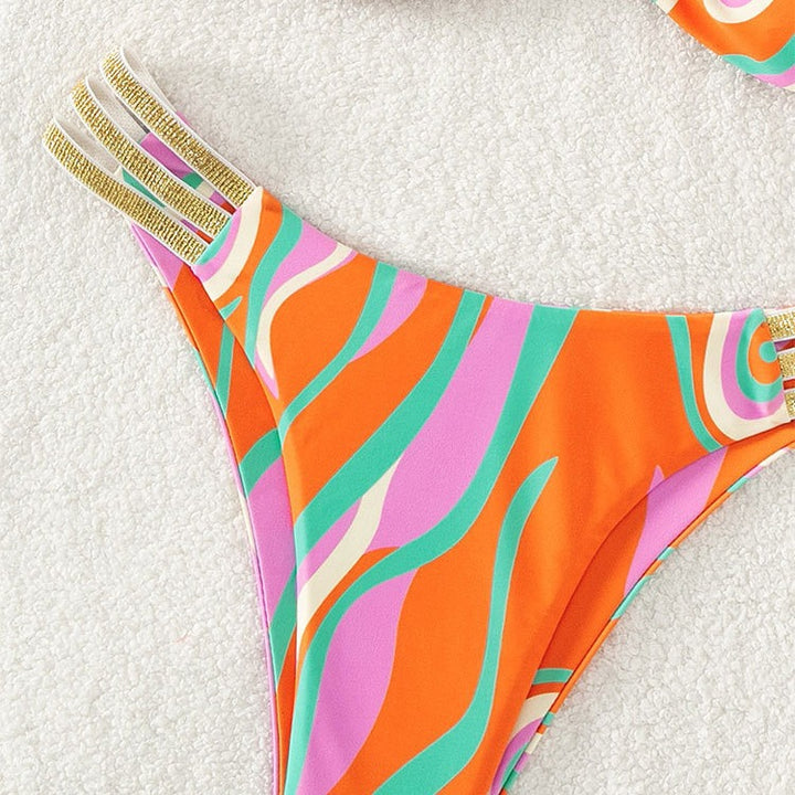 Damen Push-Up-Bikini mit verstellbaren Trägern und eleganten Goldakzenten Echo Archiv