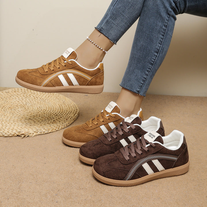 Damen Retro-Sneaker aus Veloursimitat mit gumähnlicher Laufsohle Echo Archiv