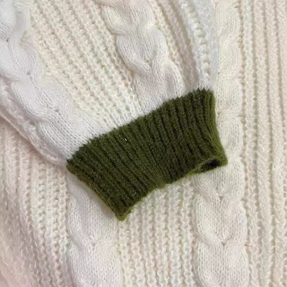 Damen nan gestrickter Oversize-Cardigan mit Zopfmuster, V-Ausschnitt, Knopfleiste und floraler Ärmelstickerei Echo Archiv