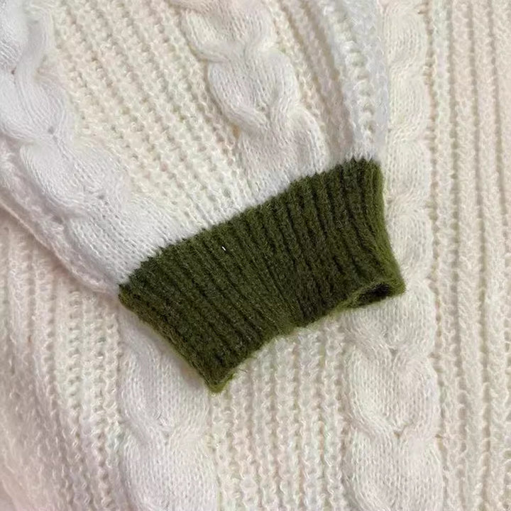 Damen nan gestrickter Oversize-Cardigan mit Zopfmuster, V-Ausschnitt, Knopfleiste und floraler Ärmelstickerei Echo Archiv