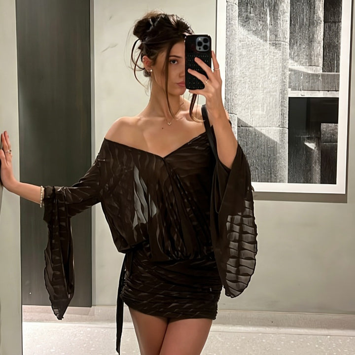 Damen Exklusives Minikleid mit tiefem V-Ausschnitt und fließenden Ärmeln Echo Archiv