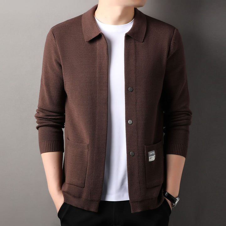 Herren elegante Strickjacke mit praktischen Taschen und modernem Schnitt Echoarchiv