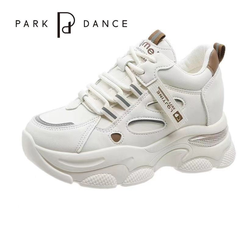 Damen Sportliche Sneakers mit luftiger Mesh-Oberfläche und robuster Sohle Echo Archiv