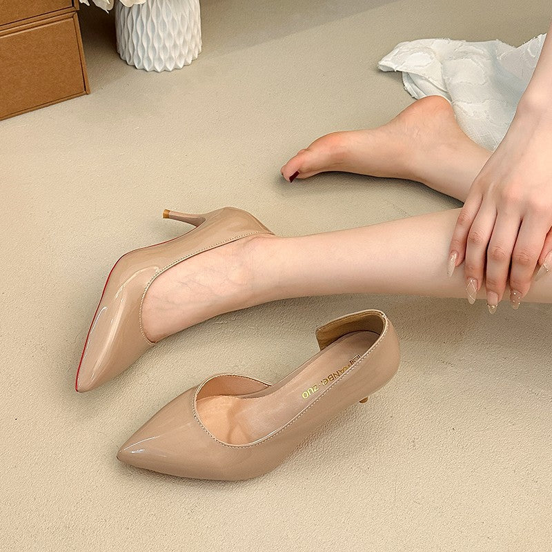 Damen Lack‑Pumps mit tief ausgeschnittener Seitenlinie, spitzer Zehenform und hohem Stiletto – Lioré