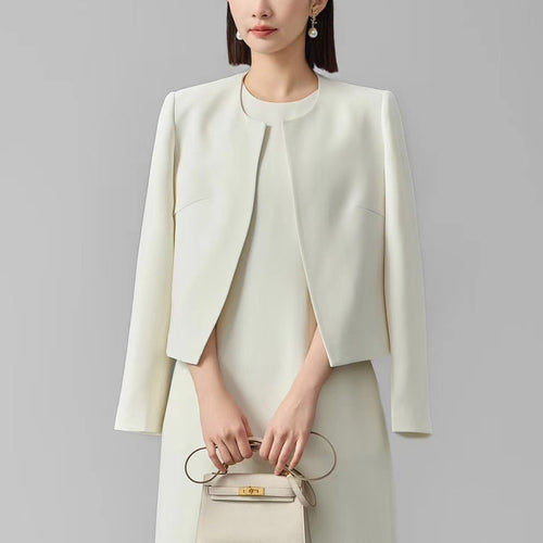 Damen Kragenloser Kurzblazer mit verdeckter Frontblende und leicht taillierter Silhouette Echoarchiv