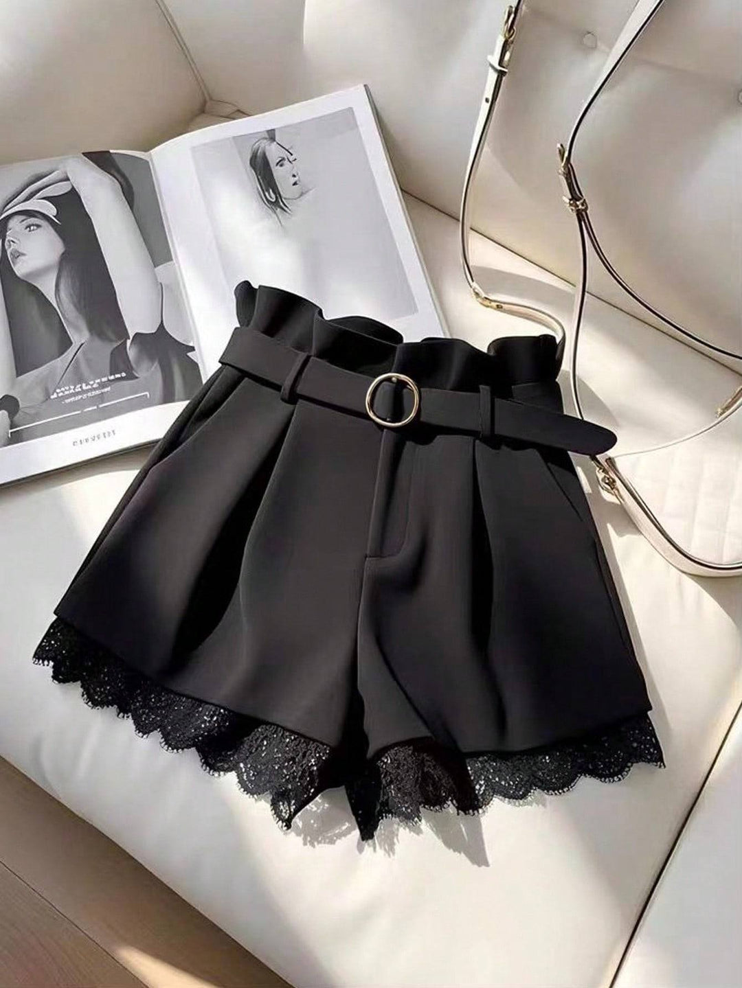 Damen Modische Shorts mit Spitzenbesatz Echo Archiv